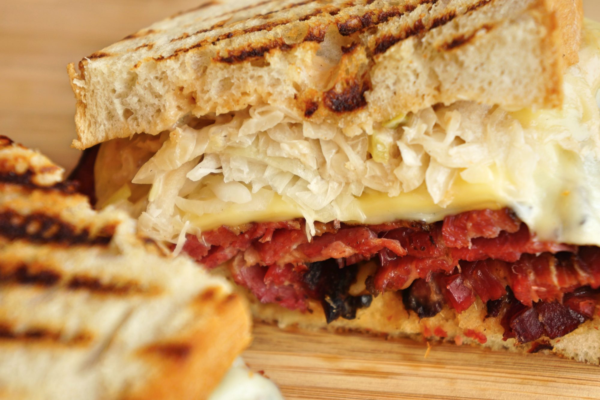 kanapka reubena z pastrami