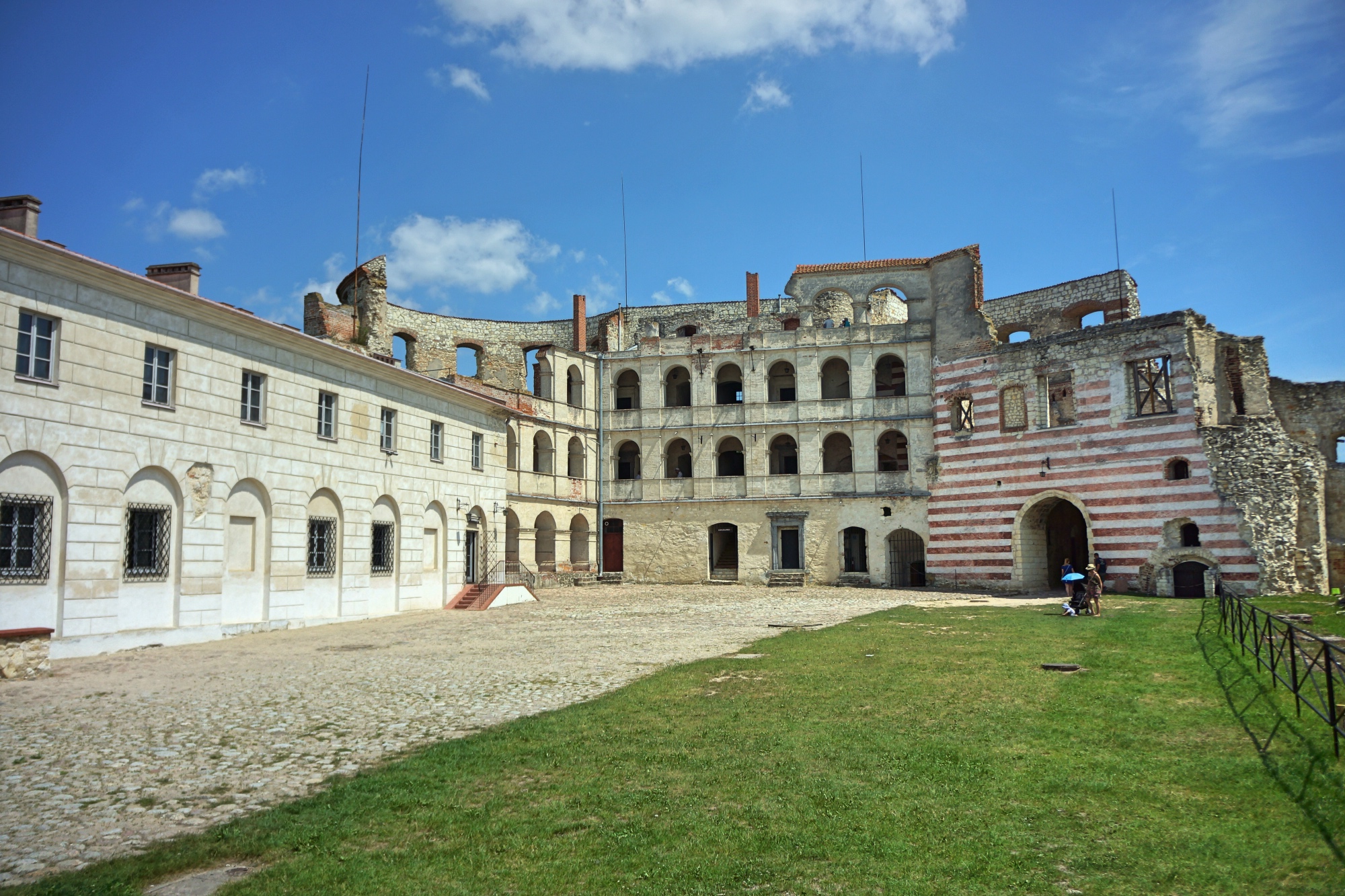 kazimierz dolny janowiec co zobaczyc gdzie zjesc zwiedzanie janowca
